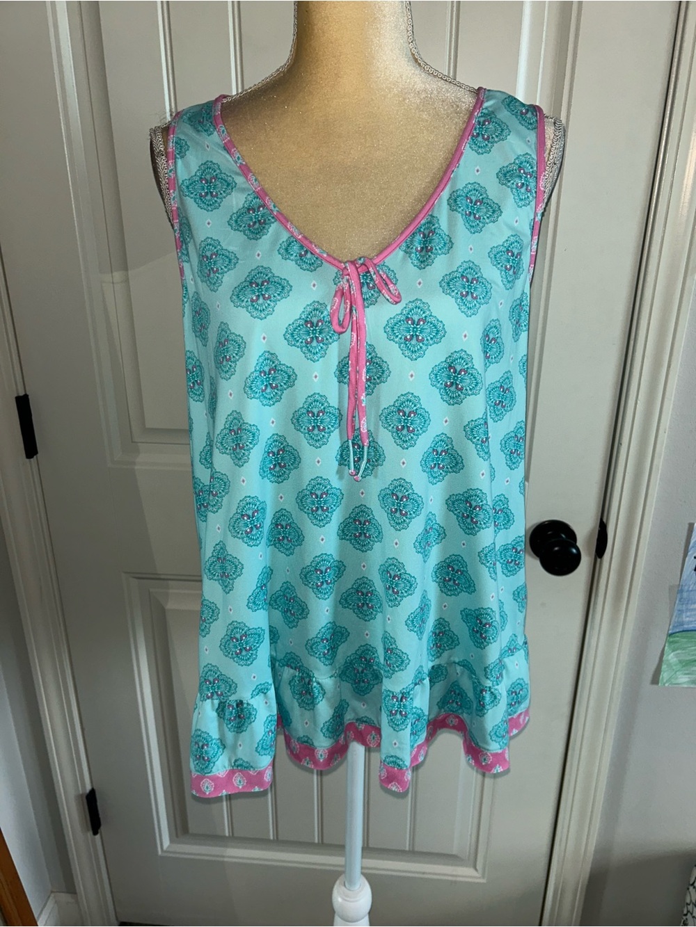 Ellen Tracy Mint Green Floral-Print Tie Neck Sleep Top Lounge with Pink Trim L